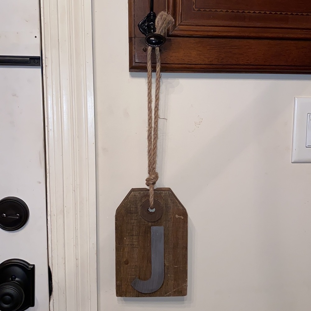 -Rustic look “J” wall art - Picture 4 of 5
